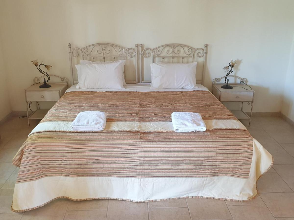 Olive Villas Anapaftíria 外观 照片